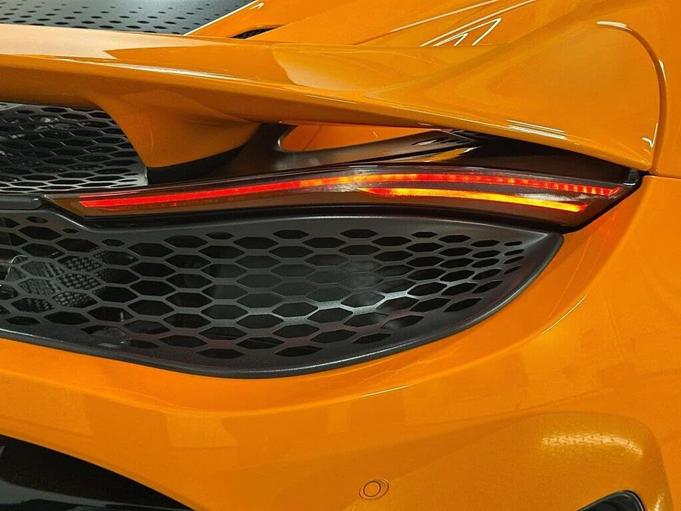 2025 McLaren 750S Spider - Image 28 of 30