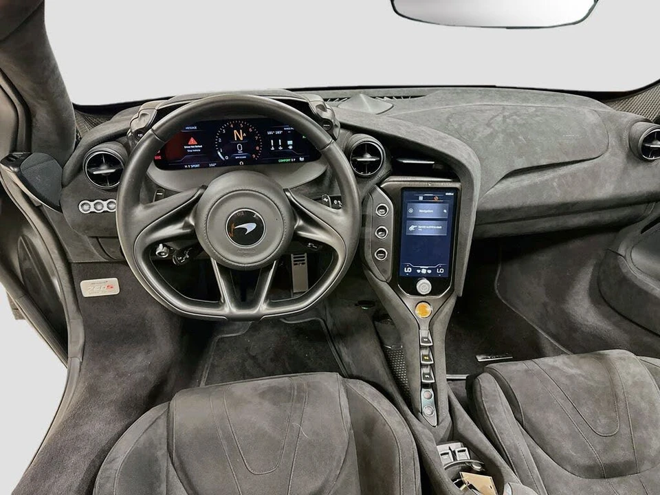 2025 McLaren 750S Spider - Image 22 of 30