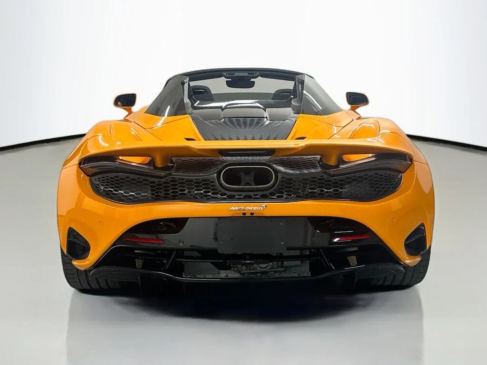 2025 McLaren 750S Spider - Image 10 of 30