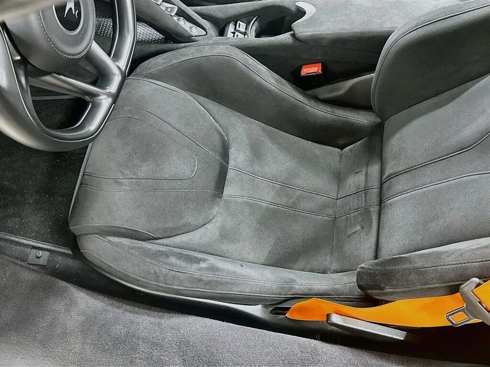 2025 McLaren 750S Spider - Image 21 of 30