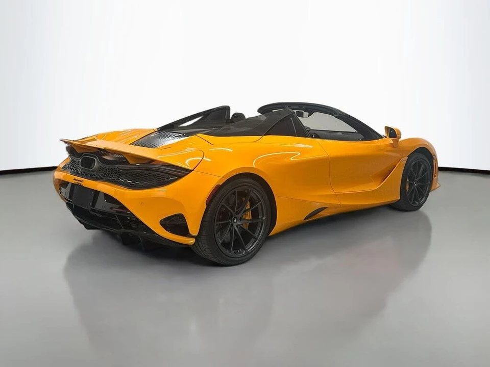 2025 McLaren 750S Spider - Image 9 of 30