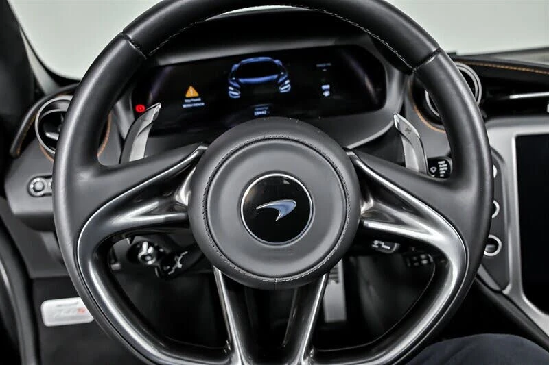 2025 McLaren 750S Spider - Image 26 of 31