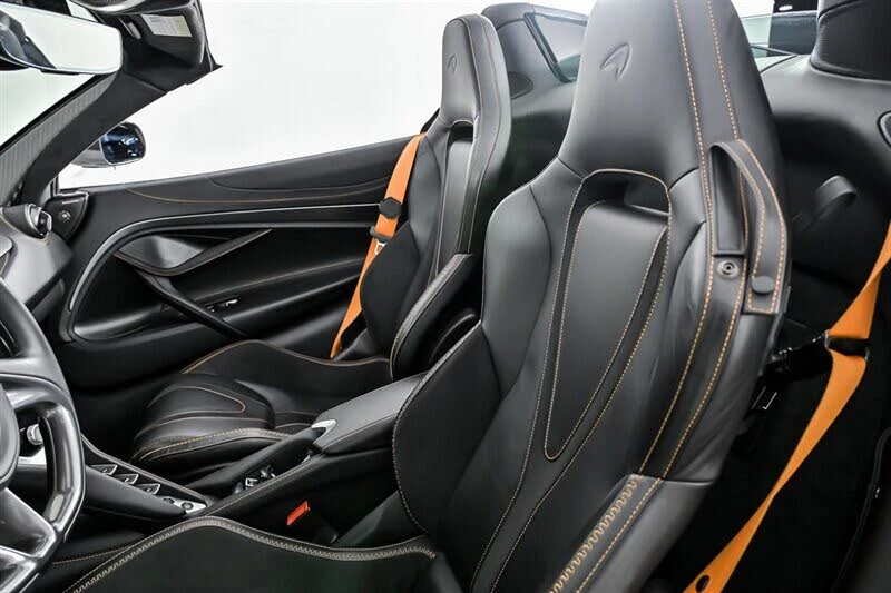 2025 McLaren 750S Spider - Image 21 of 31