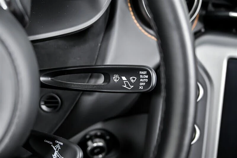 2025 McLaren 750S Spider - Image 30 of 31