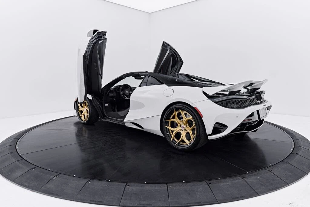 2025 McLaren 750S Spider - Image 26 of 31