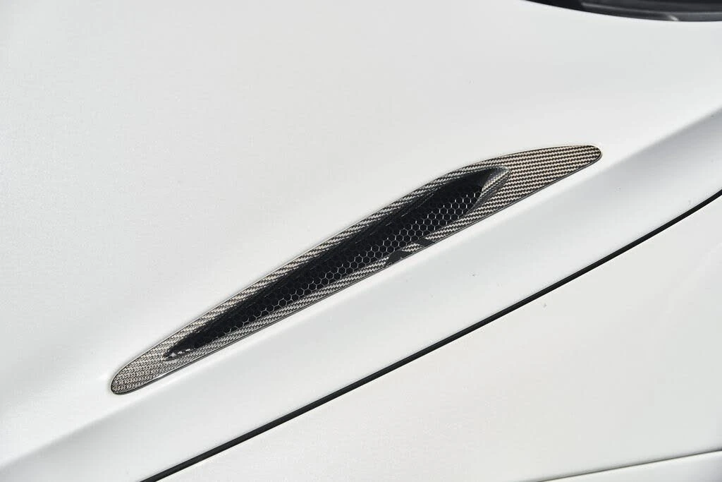 2025 McLaren 750S Spider - Image 8 of 31