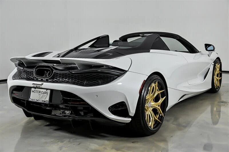 2025 McLaren 750S Spider - Image 14 of 31