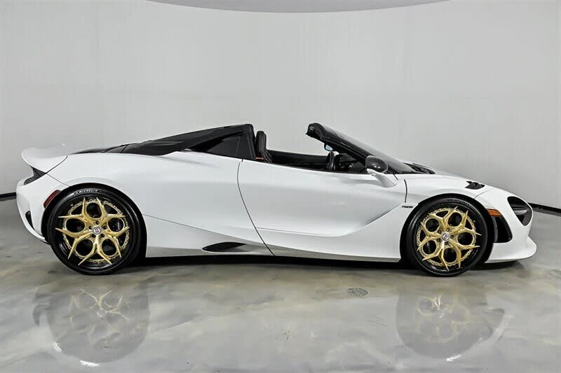2025 McLaren 750S Spider - Image 15 of 31