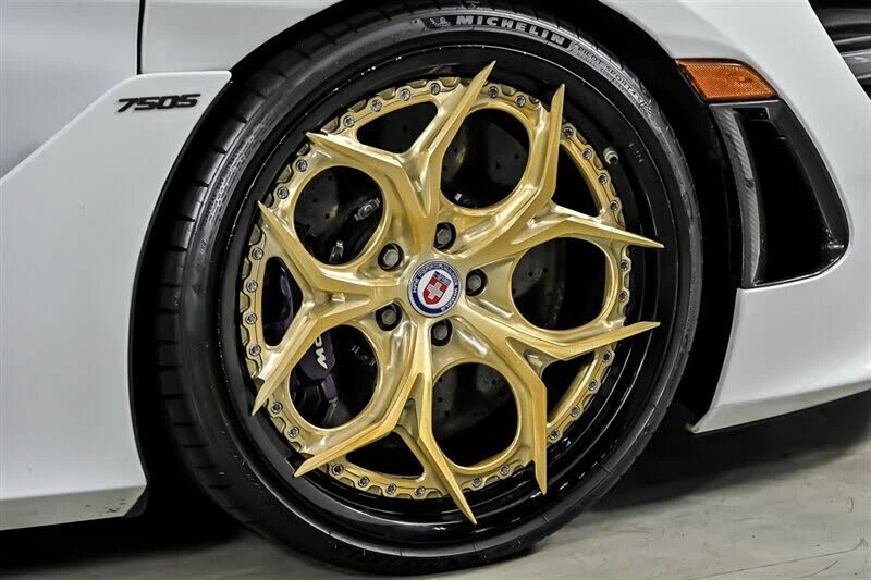 2025 McLaren 750S Spider - Image 17 of 31