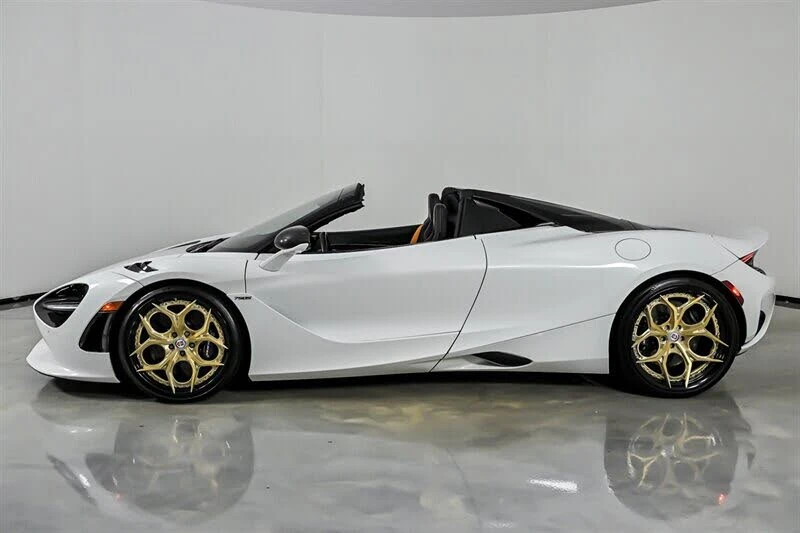 2025 McLaren 750S Spider - Image 9 of 31