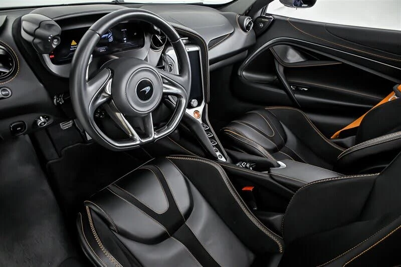 2025 McLaren 750S Spider - Image 19 of 31