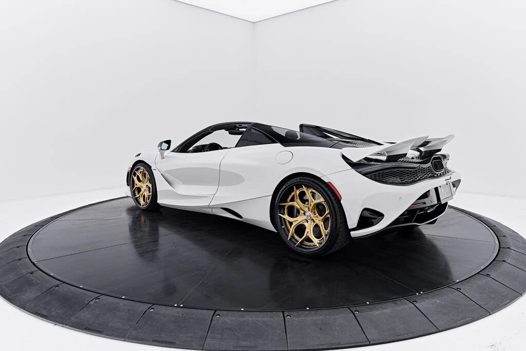 2025 McLaren 750S Spider - Image 17 of 31
