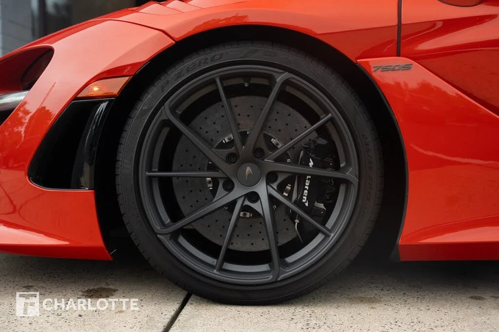 2025 McLaren 750S Spider - Image 12 of 31