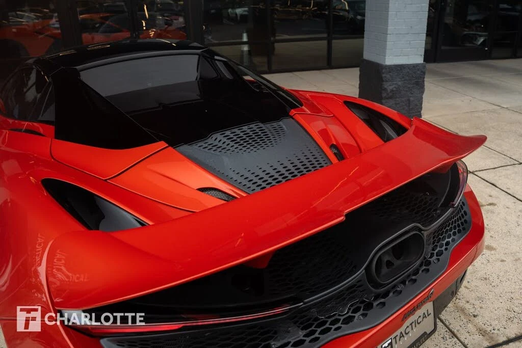 2025 McLaren 750S Spider - Image 17 of 31