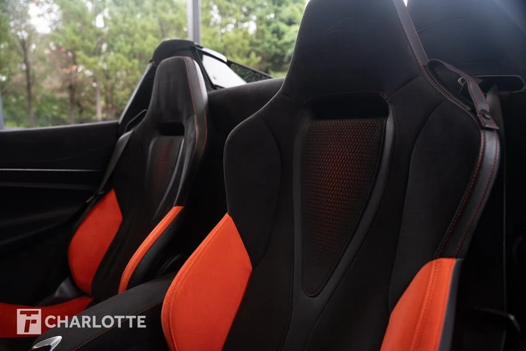 2025 McLaren 750S Spider - Image 21 of 31