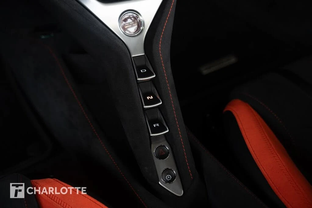 2025 McLaren 750S Spider - Image 26 of 31