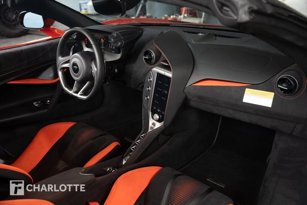 2025 McLaren 750S Spider - Image 30 of 31
