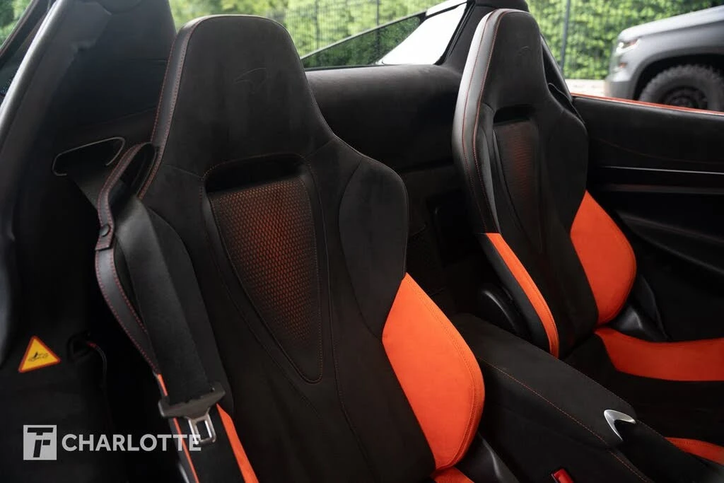2025 McLaren 750S Spider - Image 29 of 31