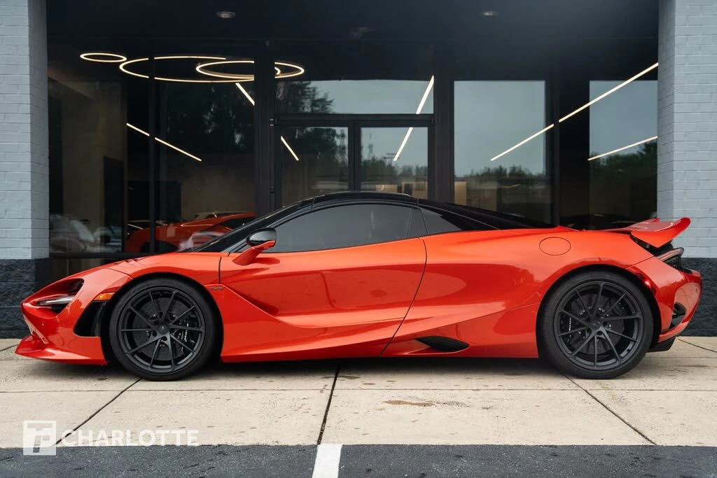 2025 McLaren 750S Spider - Image 8 of 31