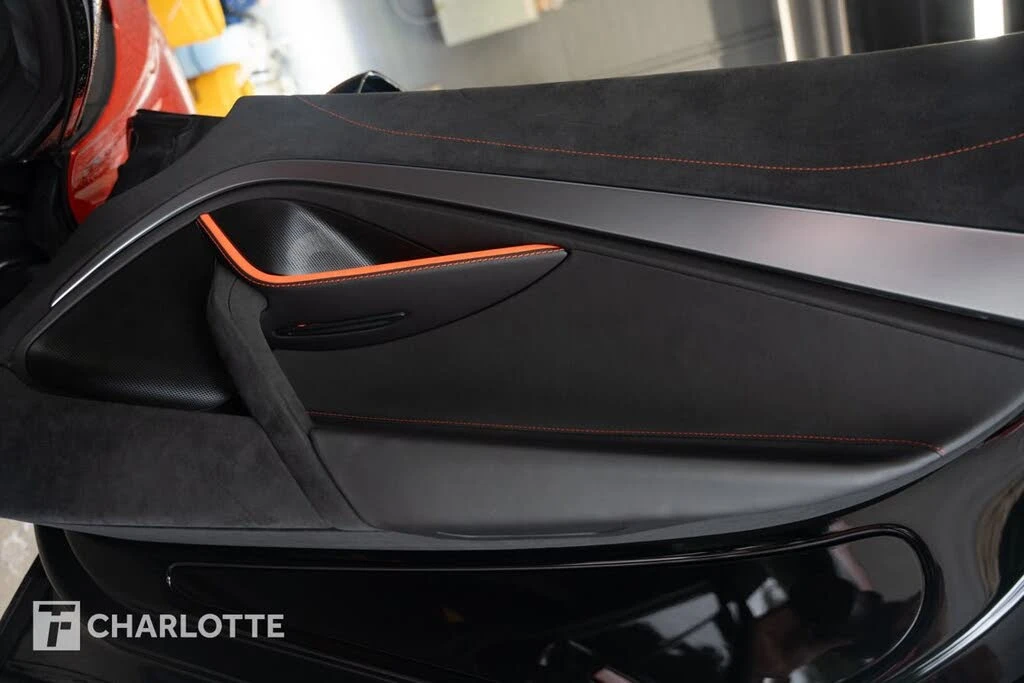 2025 McLaren 750S Spider - Image 28 of 31