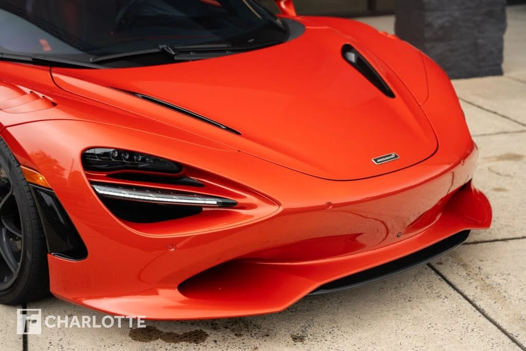 2025 McLaren 750S Spider - Image 2 of 31