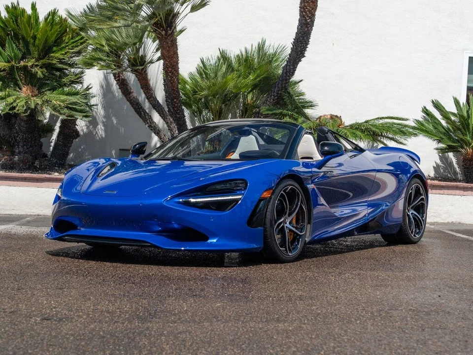 2025 McLaren 750S Spider - Image 29 of 31