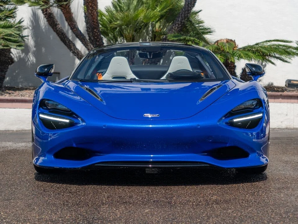 2025 McLaren 750S Spider - Image 2 of 31