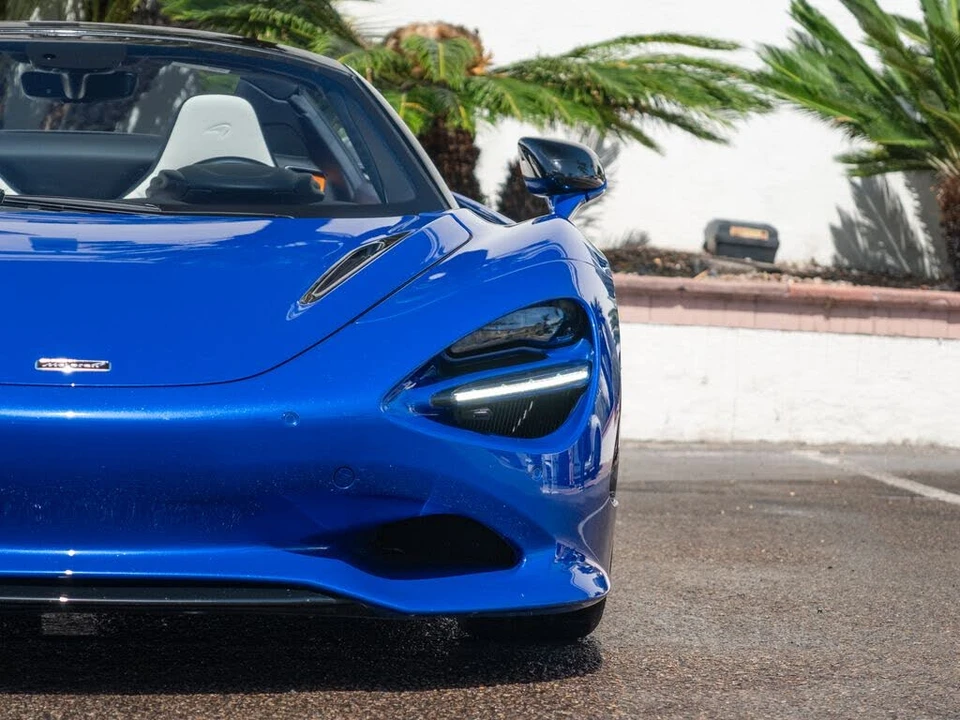 2025 McLaren 750S Spider - Image 6 of 31