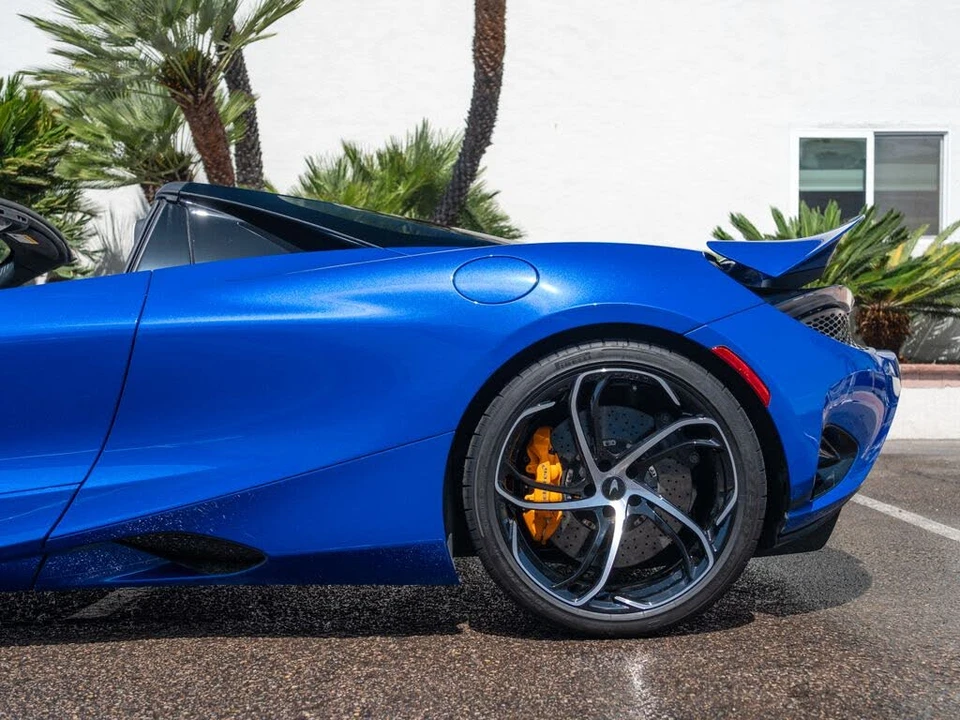 2025 McLaren 750S Spider - Image 27 of 31