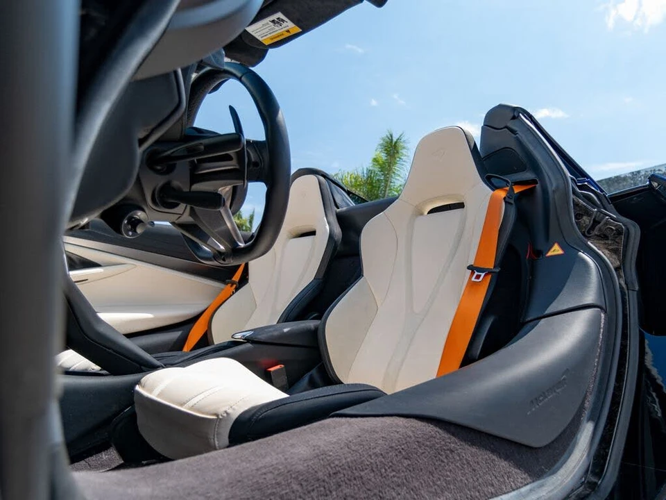 2025 McLaren 750S Spider - Image 23 of 31
