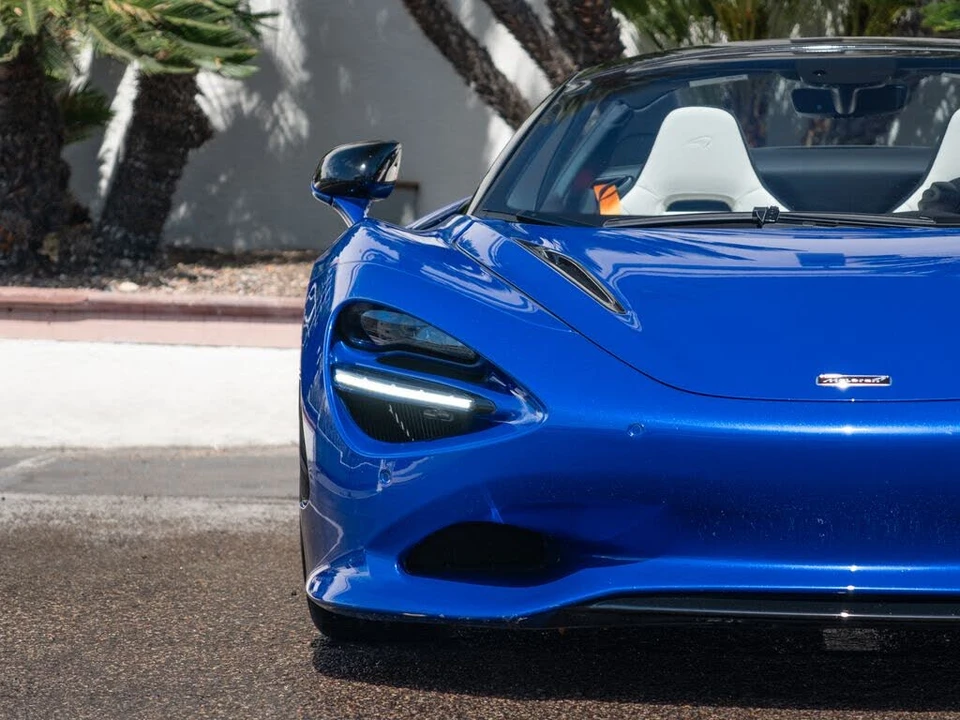 2025 McLaren 750S Spider - Image 30 of 31