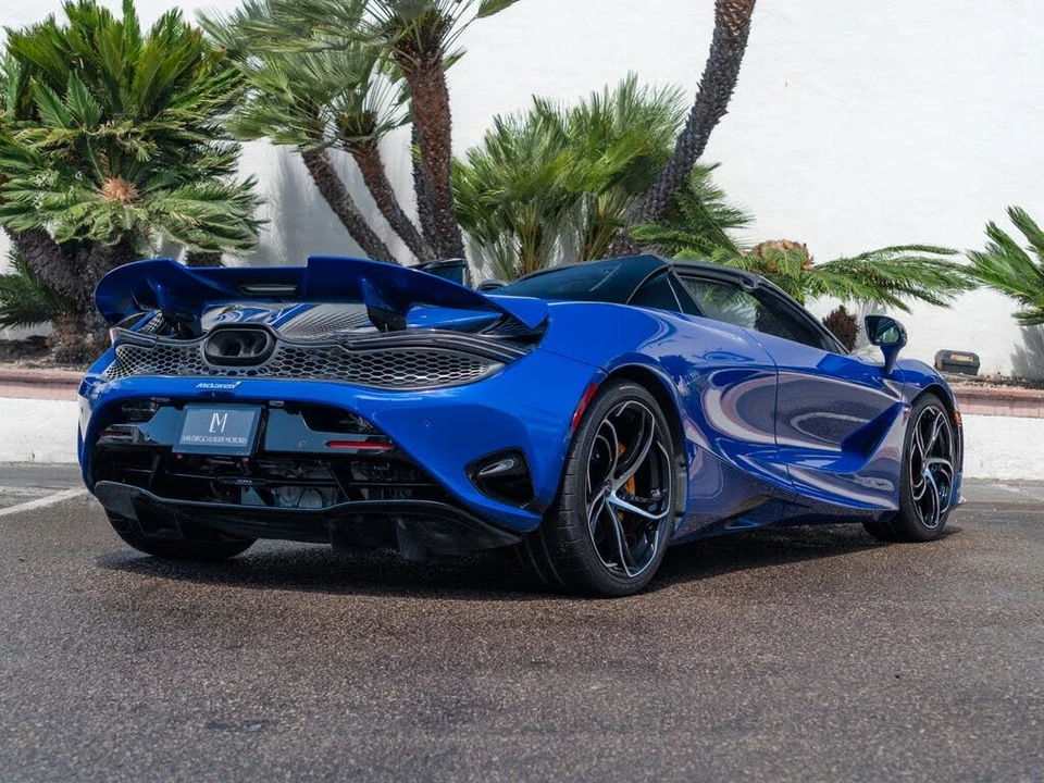 2025 McLaren 750S Spider - Image 4 of 31