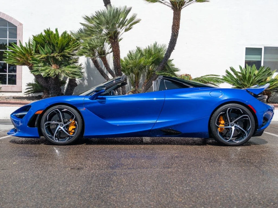 2025 McLaren 750S Spider - Image 3 of 31
