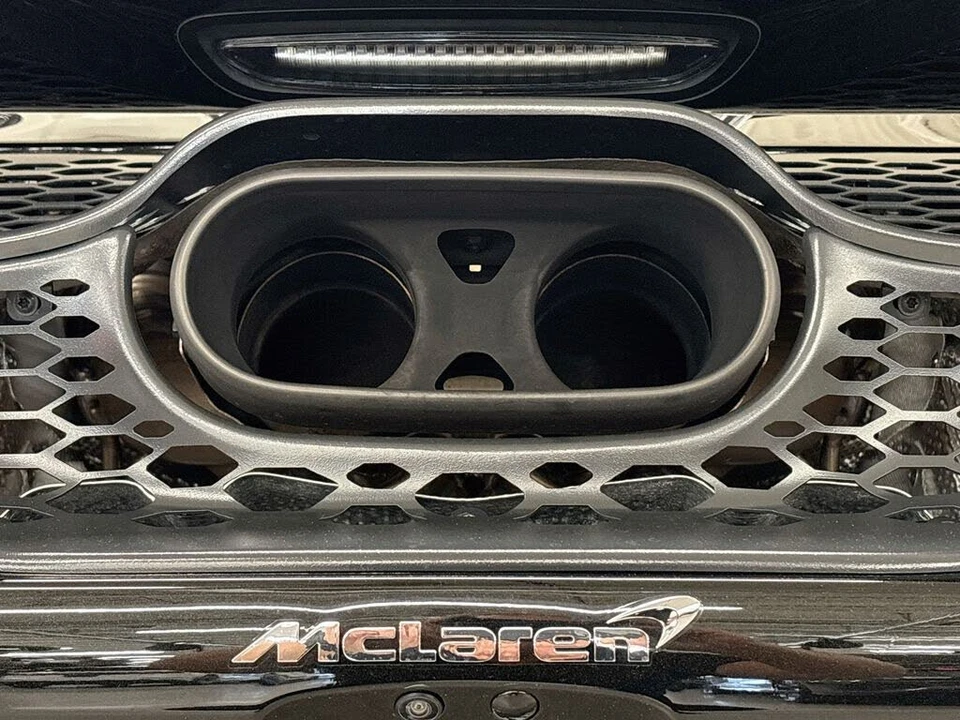2025 McLaren 750S Spider - Image 24 of 29