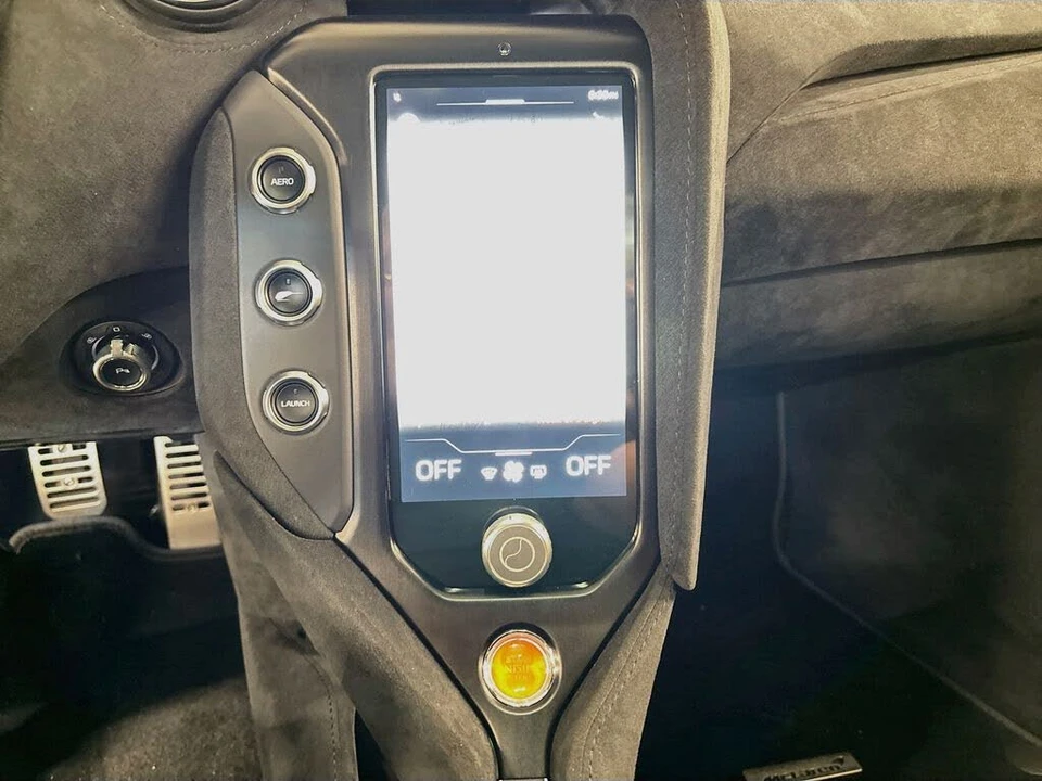 2025 McLaren 750S Spider - Image 12 of 29