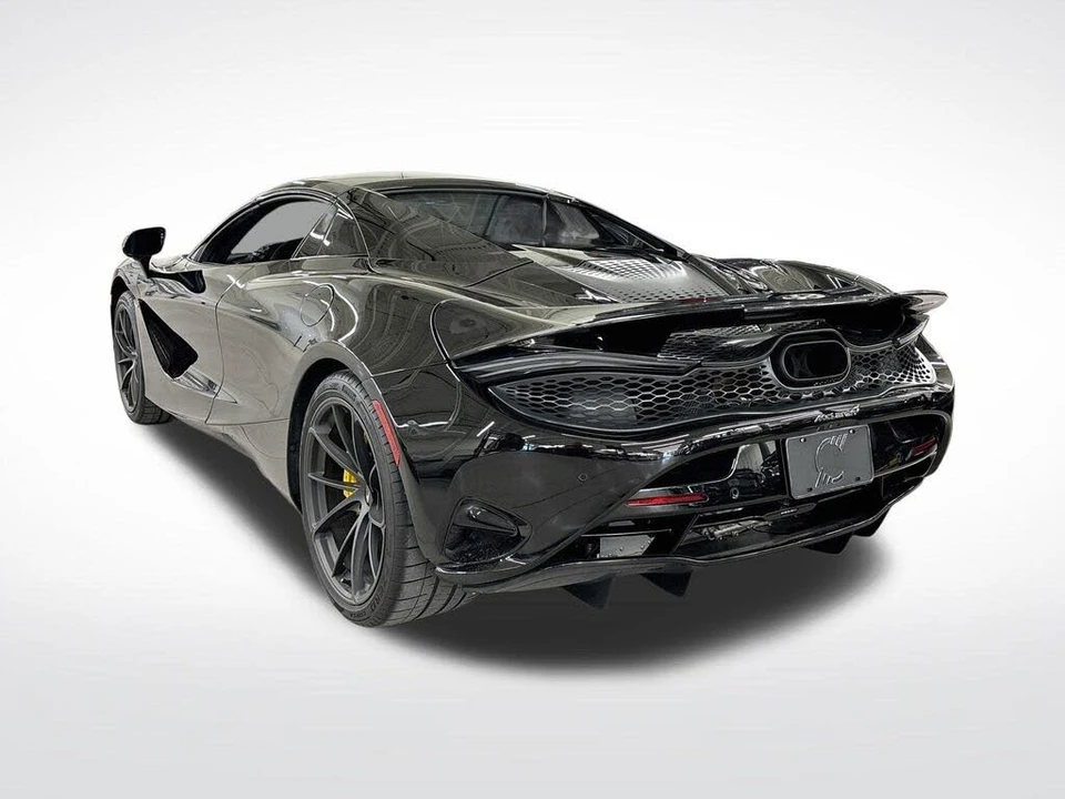 2025 McLaren 750S Spider - Image 3 of 29