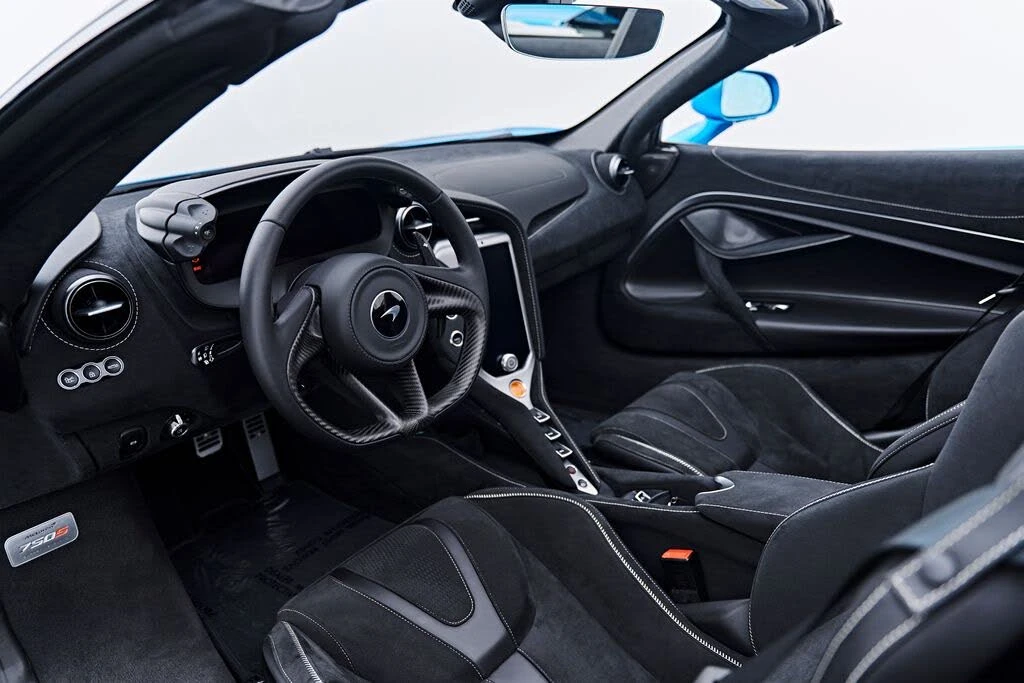 2025 McLaren 750S Spider - Image 2 of 31
