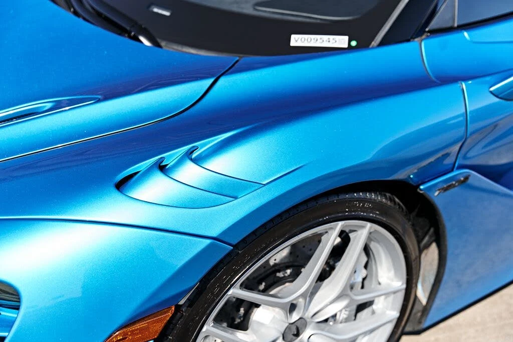 2025 McLaren 750S Spider - Image 8 of 31