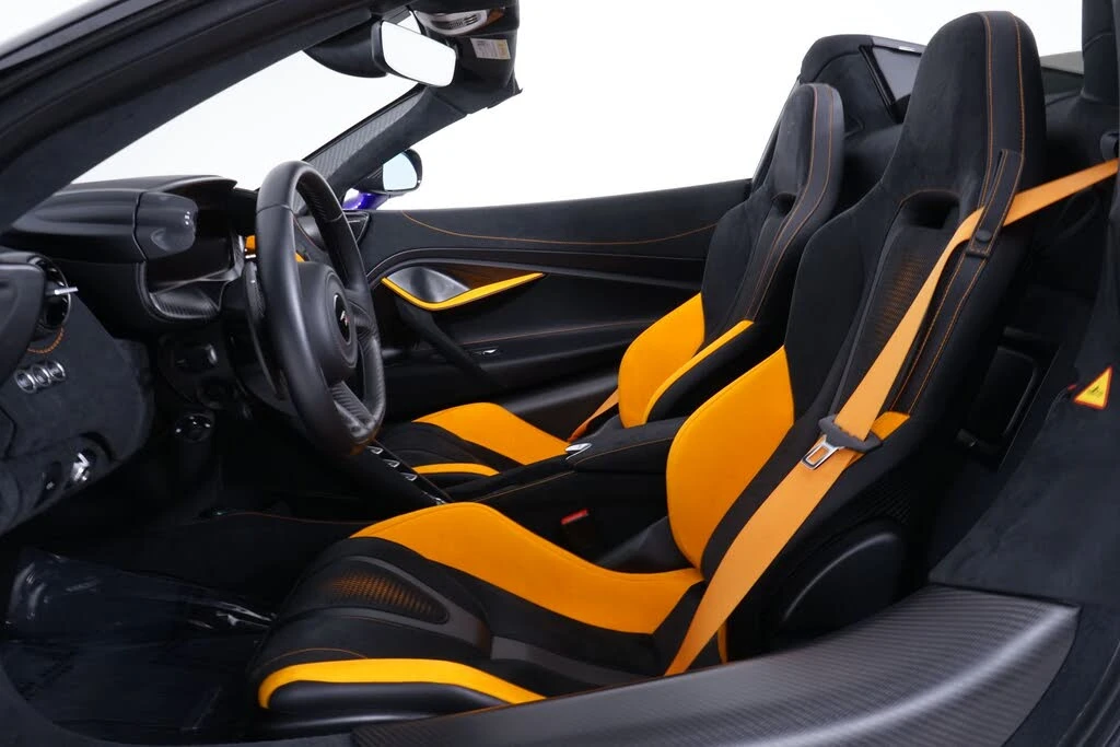2025 McLaren 750S Spider - Image 4 of 28