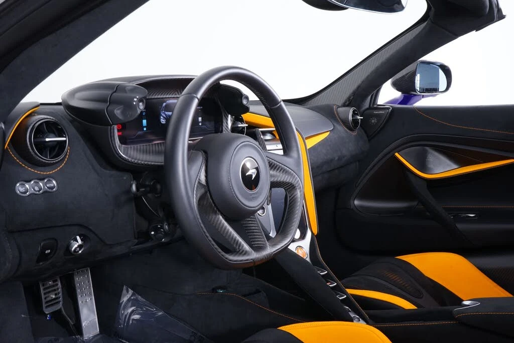 2025 McLaren 750S Spider - Image 5 of 28