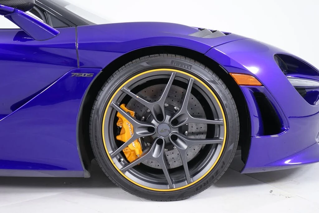 2025 McLaren 750S Spider - Image 16 of 28