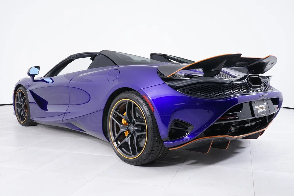 2025 McLaren 750S Spider - Image 18 of 28