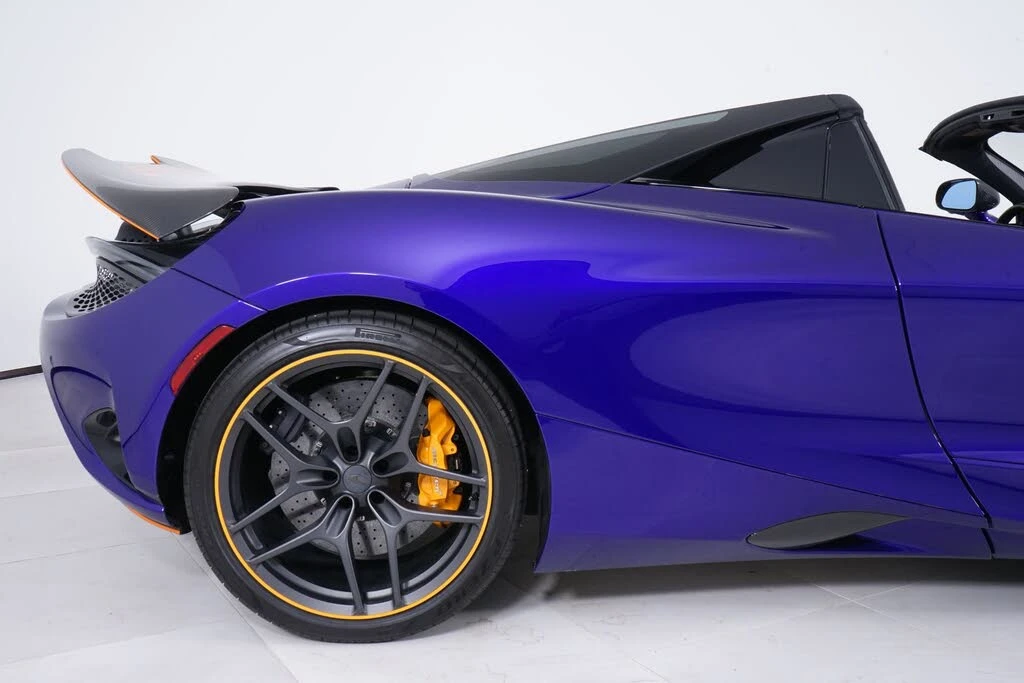 2025 McLaren 750S Spider - Image 14 of 28