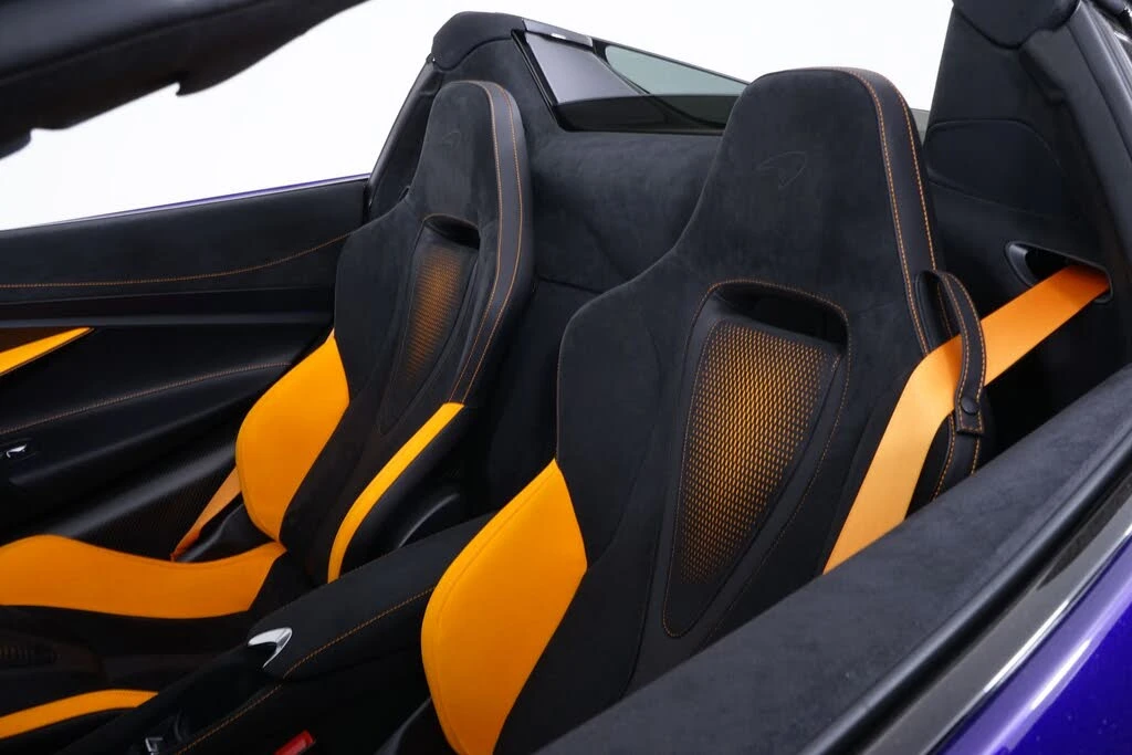 2025 McLaren 750S Spider - Image 23 of 28