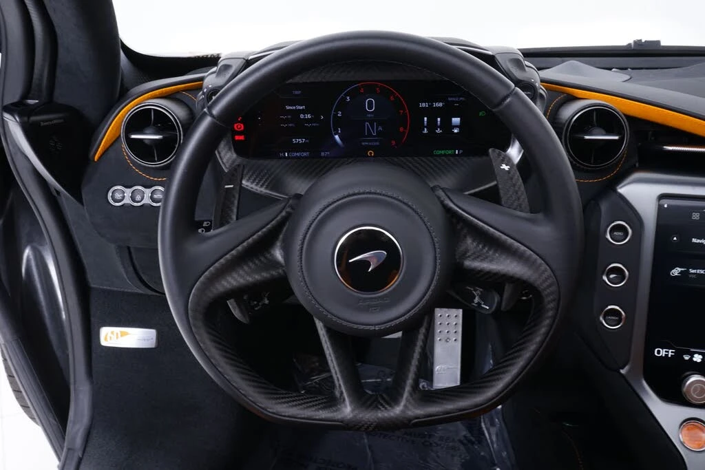 2025 McLaren 750S Spider - Image 20 of 28