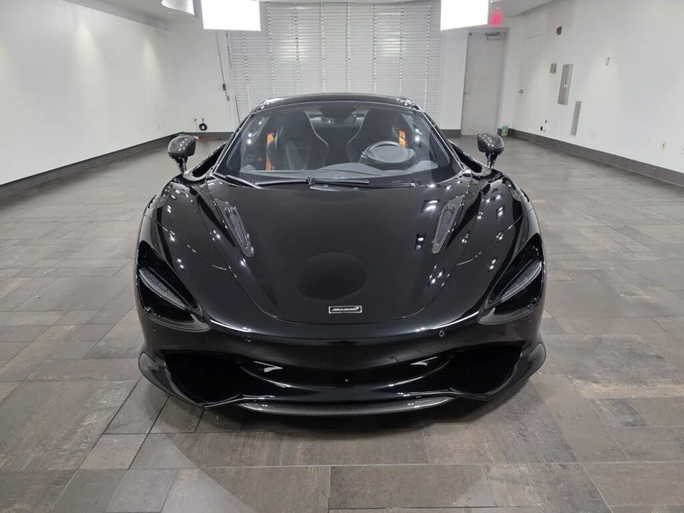 2025 McLaren 750S Spider - Image 29 of 30