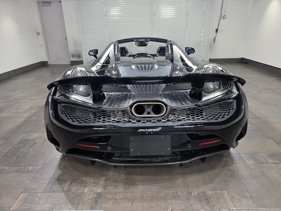 2025 McLaren 750S Spider - Image 5 of 30