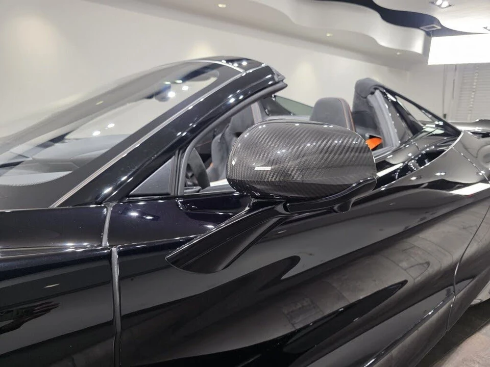 2025 McLaren 750S Spider - Image 19 of 30