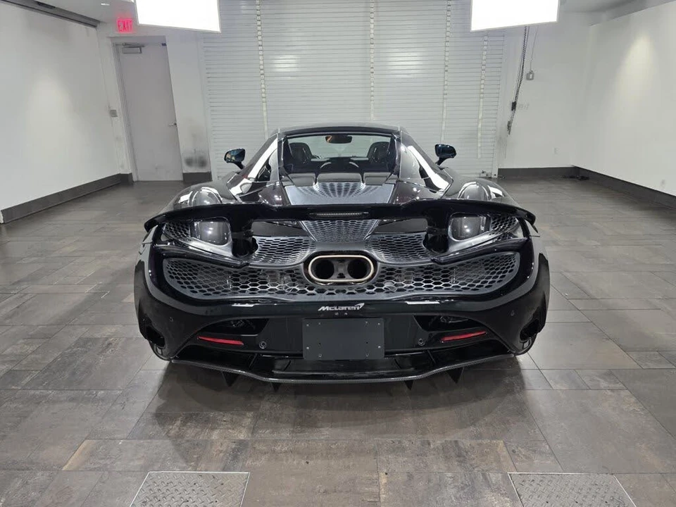 2025 McLaren 750S Spider - Image 22 of 30