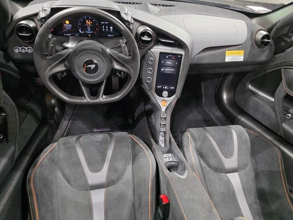 2025 McLaren 750S Spider - Image 9 of 30